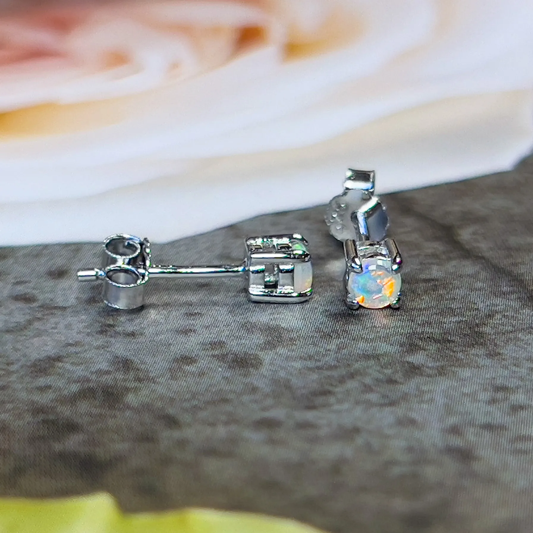 9KT White Gold Crystal Opal Stud Earrings, 3.5mm, Handmade Dainty Gift for Her, Birthstone Jewelry