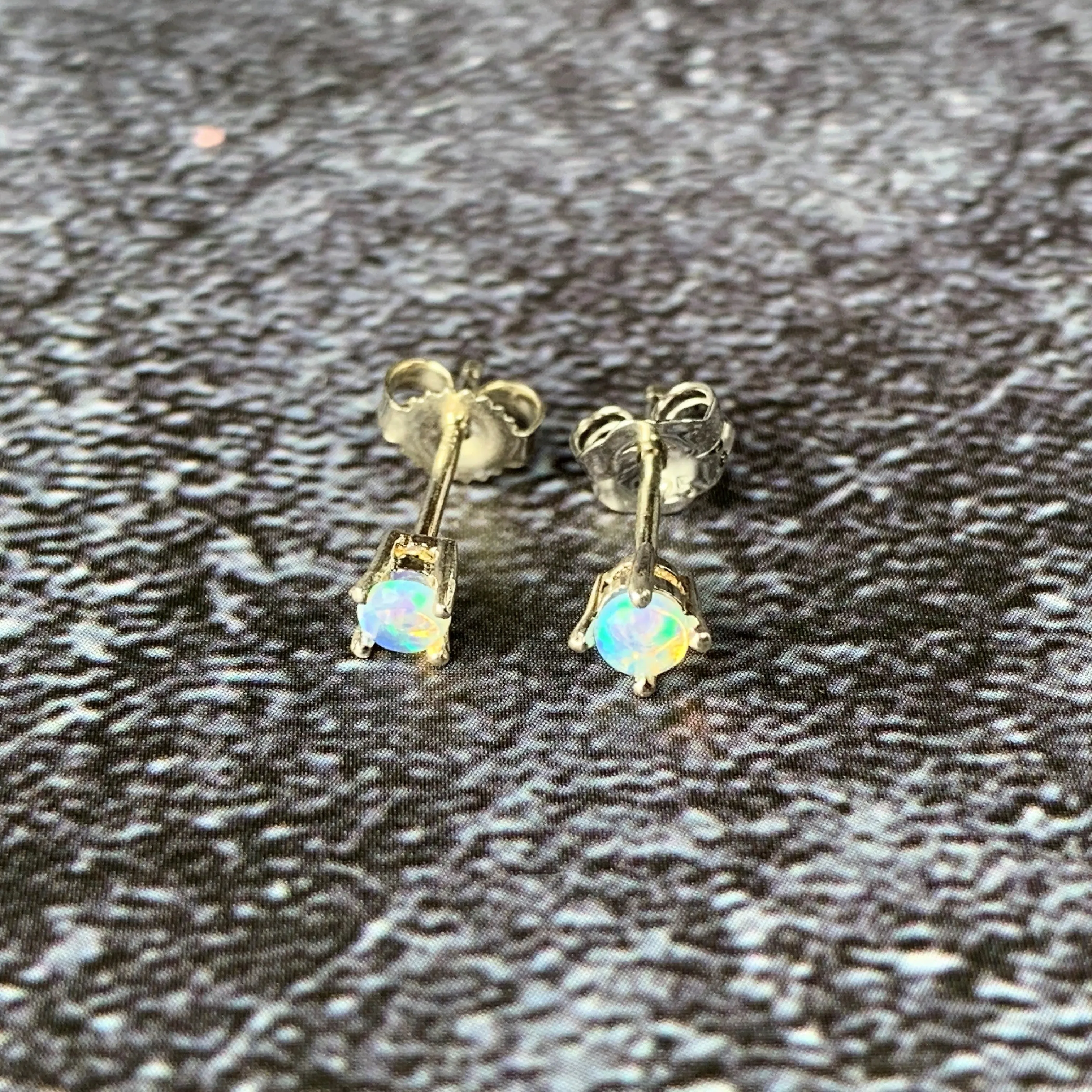 Sterling Silver 3mm 4 claw Crystal Opal studs